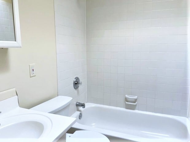 Building Photo - 1247 W 37th St