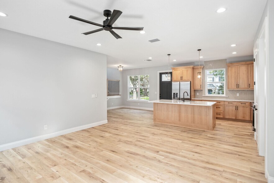 Building Photo - 444 Delaney Park Dr