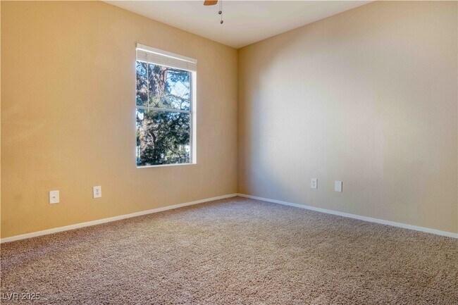 Building Photo - 5141 S Lindell Rd