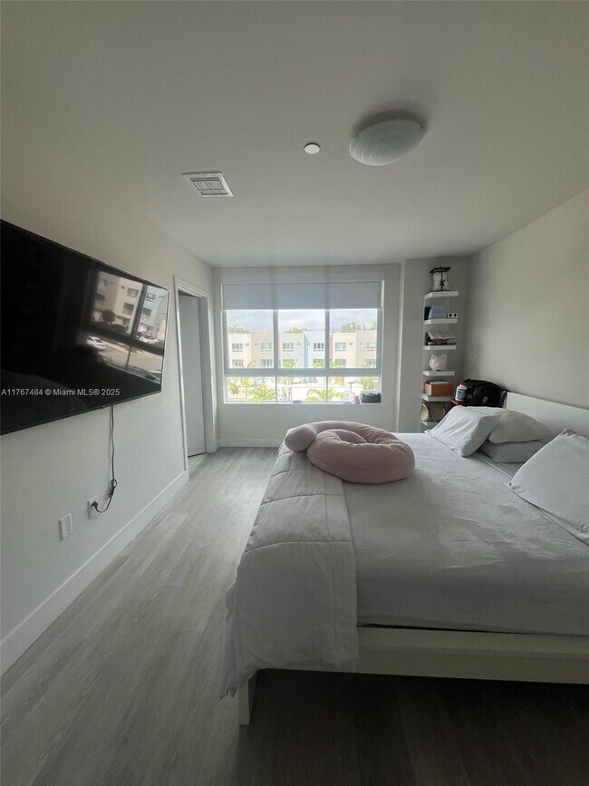 Building Photo - 2 bedroom in Aventura FL 33180