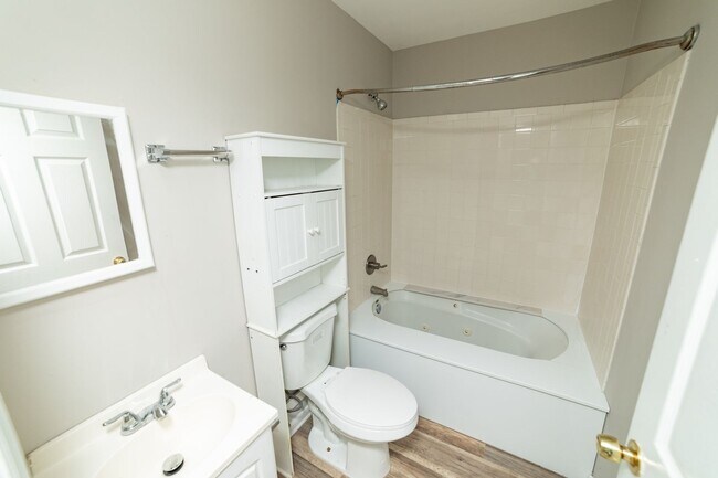 Building Photo - Charming 4BR/2BA Home in South Nashville – Great Location!