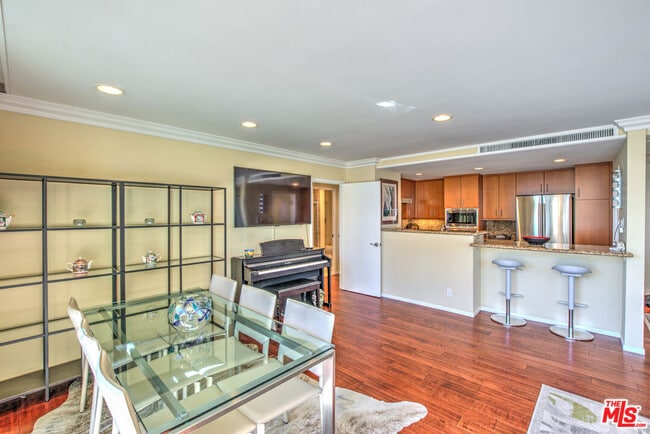 Building Photo - 2160 Century Park E