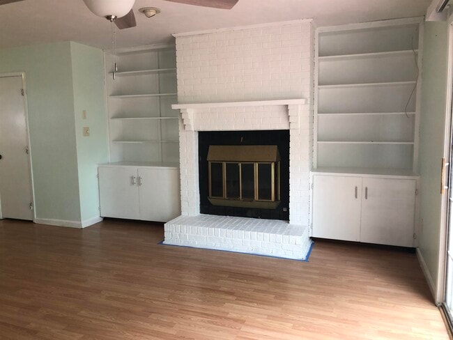 Building Photo - 2333 Ryan Pl