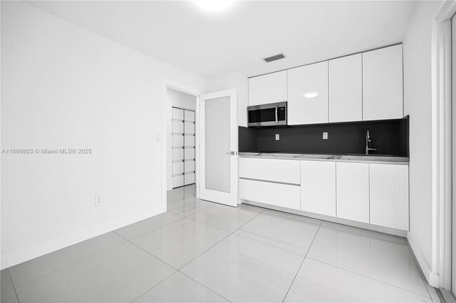 Building Photo - 13284 SW 39th St