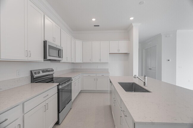 Building Photo - 13885 SE Riversway St