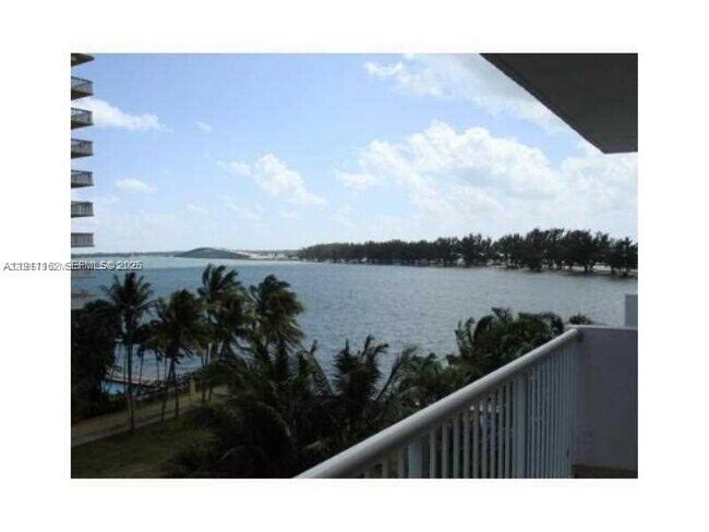 Building Photo - 150 SE 25th Rd