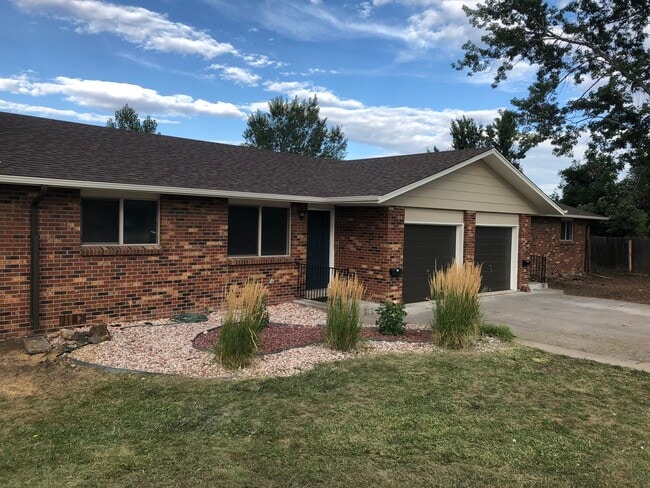 Building Photo - 828 Ulysses St