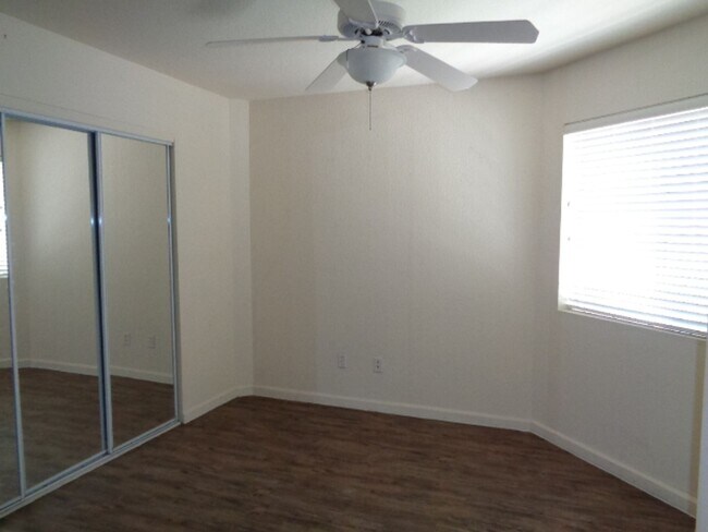 Building Photo - Spacious 2 bedroom condo in north Phoenix!...