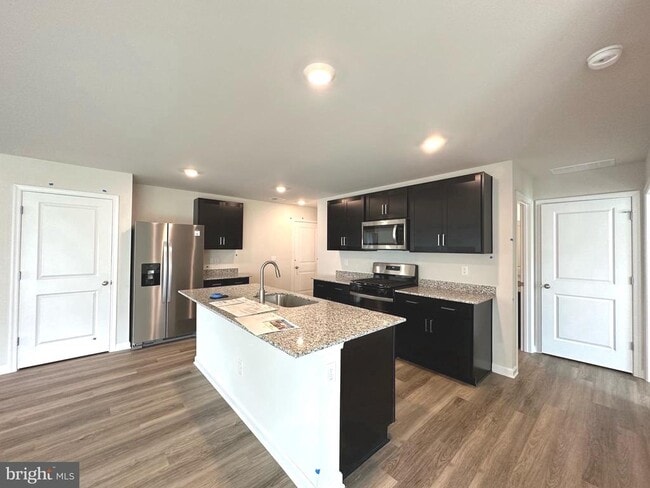 Building Photo - 124 Charing Cross Dr