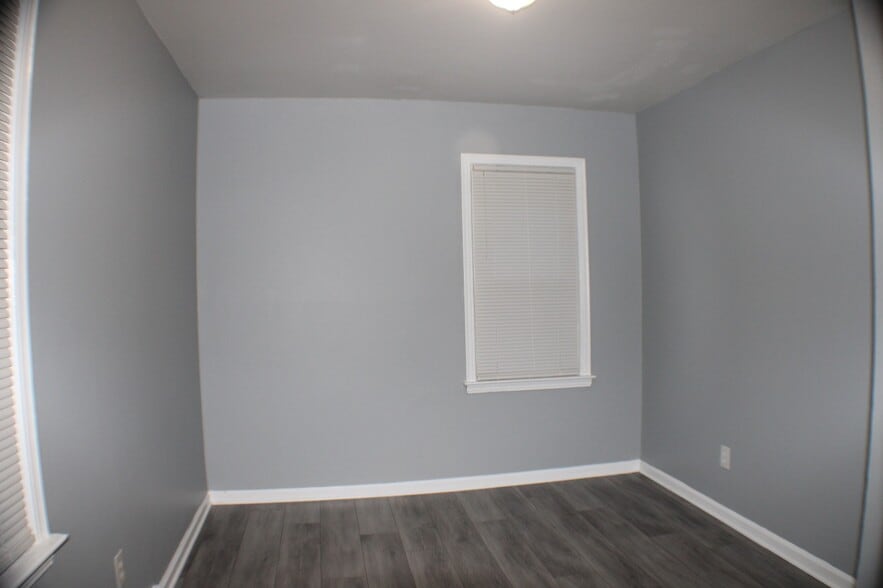 Building Photo - 11055 Chapp Ave