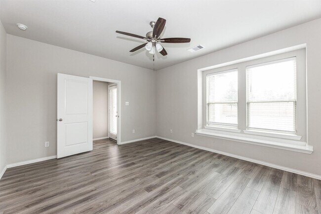 Building Photo - 15211 Stuart Bat Cave Ln