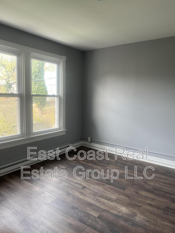 Building Photo - 418 Mitchell Ave