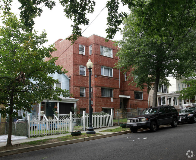 Building Photo - 710 Jefferson St Apartments