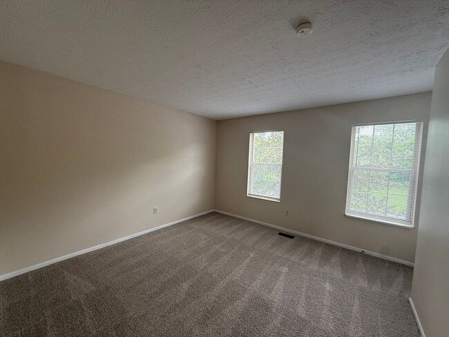 Building Photo - 5931 Shadow Lake Cir