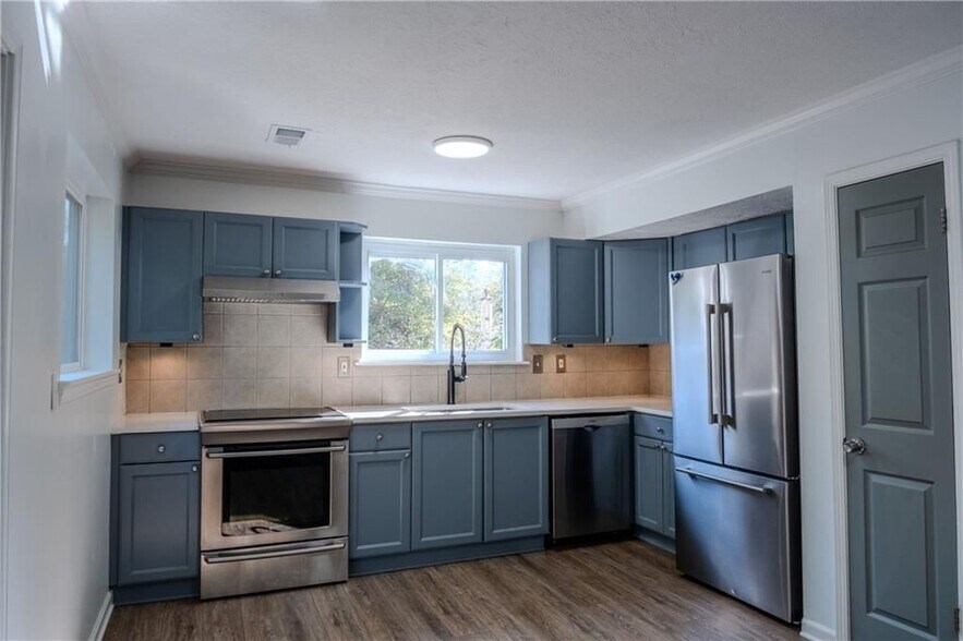 Building Photo - 8025 Cedar Cove