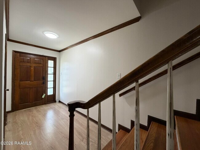 Building Photo - 204 Dublin Cir