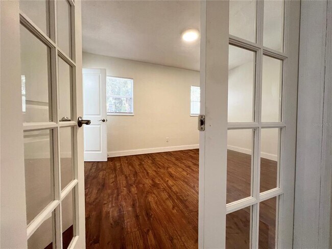 Building Photo - 1055 Cherokee Ave