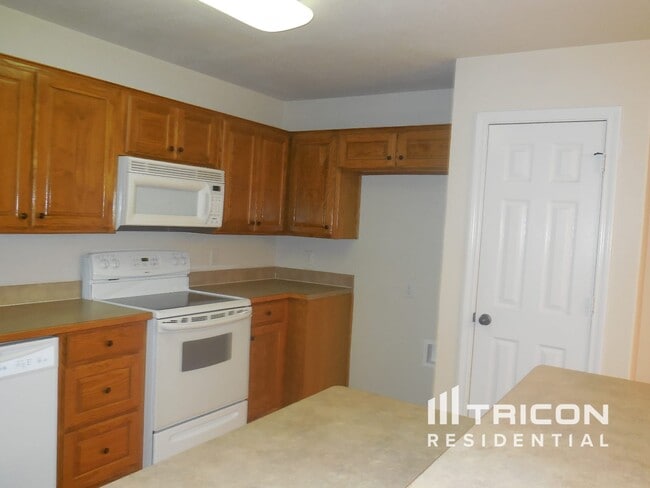 Building Photo - 925 Crowder Dr