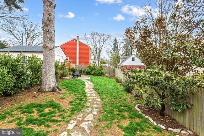 Building Photo - 7717 Flourtown Ave