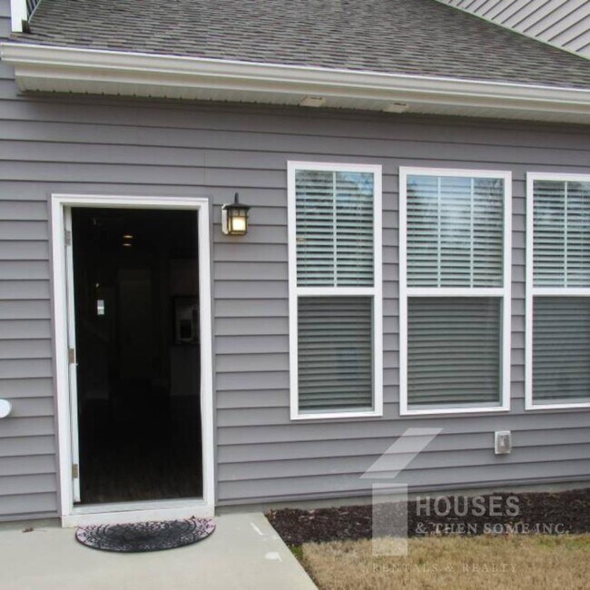 Building Photo - 27 Creekhaven Ln