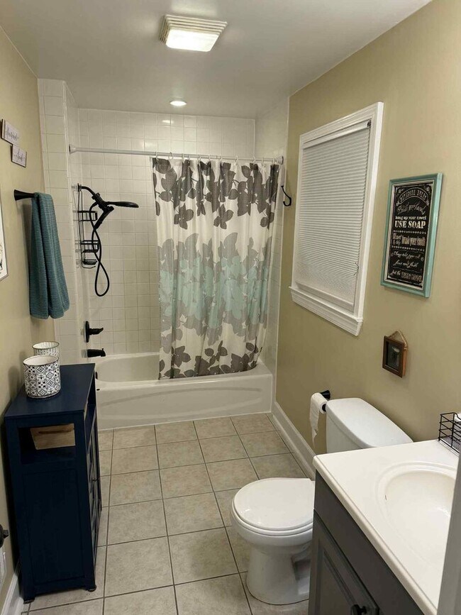 Building Photo - Fully Furnished Retreat with a Dream Backyard