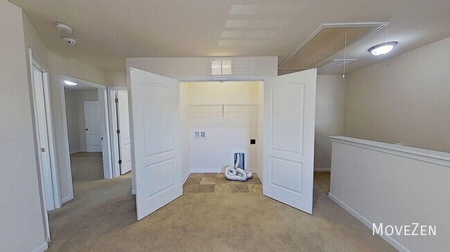 Building Photo - 7516 Mockernut Dr