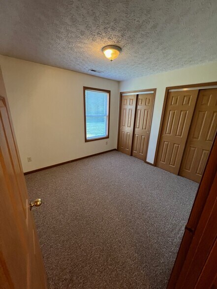 Building Photo - 1225 Sequoia Ct