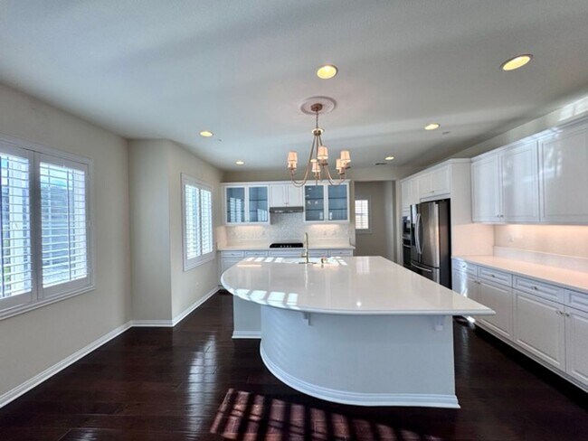 Building Photo - Welcome to this stunning 5 bedroom home fo...