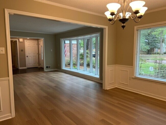 Building Photo - Beautiful Spacious Germantown Home!