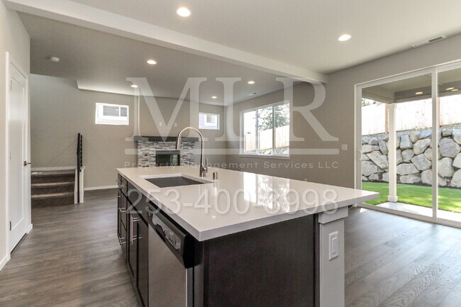 Building Photo - 10325 SE 270th St