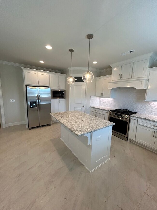 Building Photo - Beautiful Bentonville Home! 4 Bedrooms, 2....