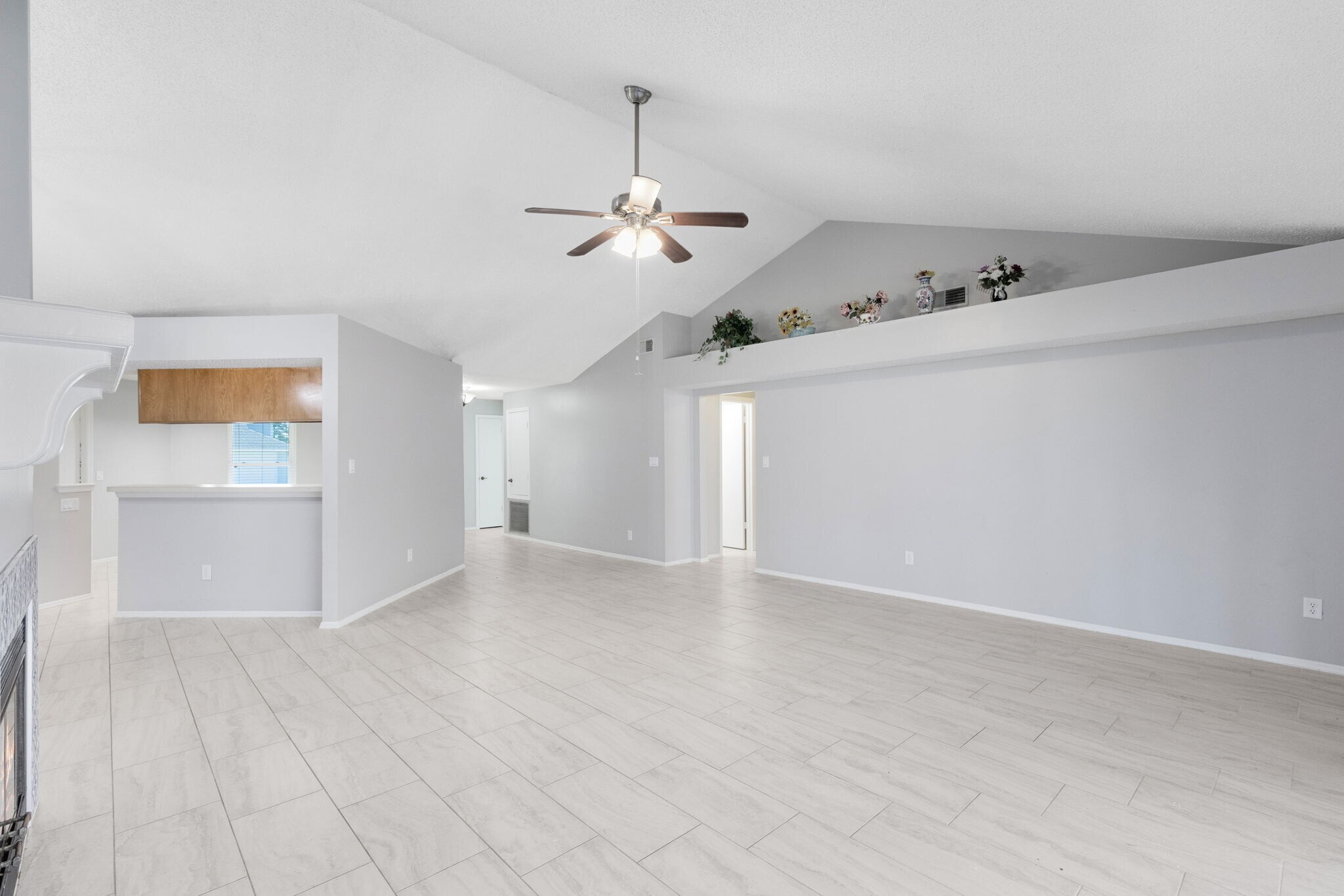 Building Photo - 738 Rosalie Way