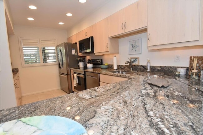 Building Photo - 1510 Pelican Point Dr