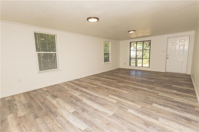 Building Photo - 59086 Dogwood Ln