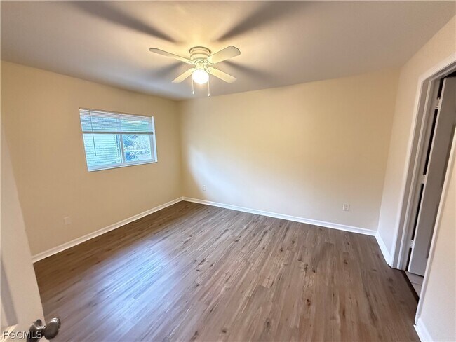 Building Photo - 2217 Leda Ave S