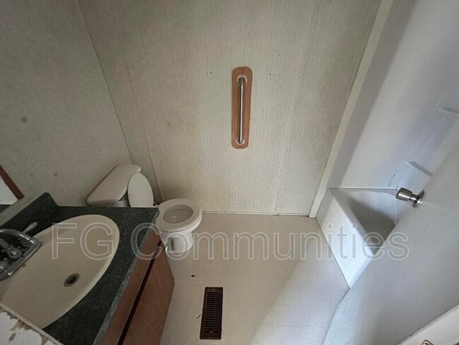 Building Photo - 1754 Zion Rd