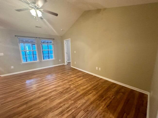 Building Photo - 2443 Morlynn Dr