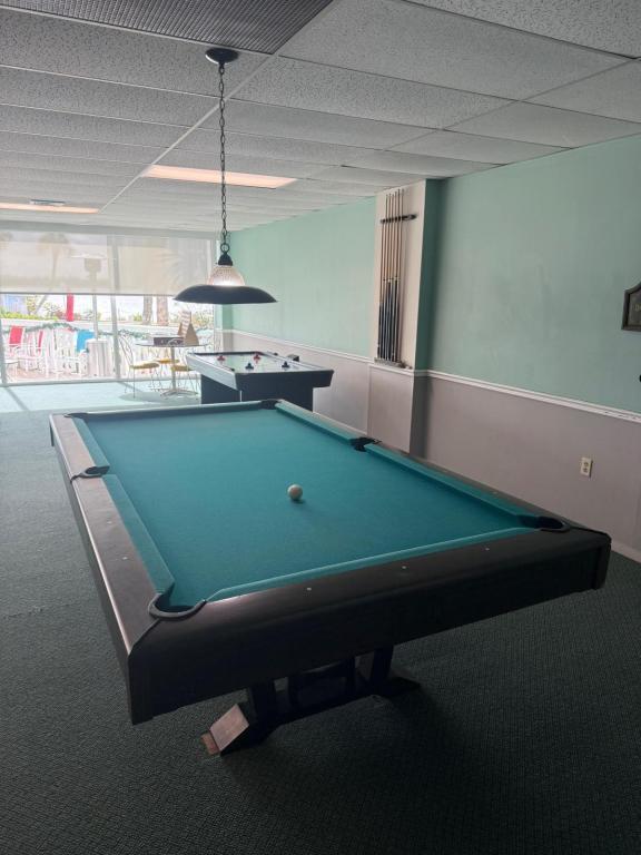 Building Photo - 925 N Halifax Ave