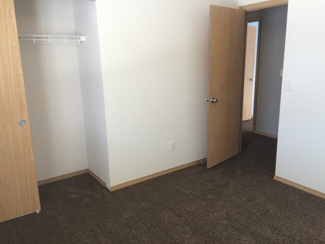 Building Photo - Home for Rent WSG Included!