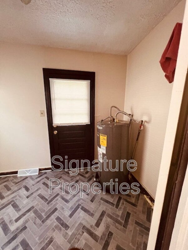 Building Photo - 2128 N Whitehill Dr