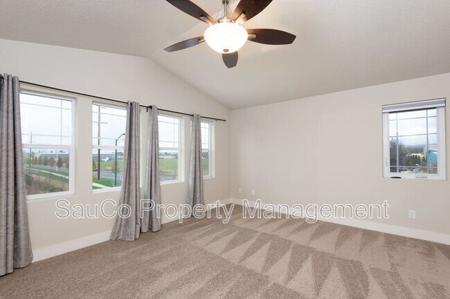 Building Photo - 10766 NW 289th Ave