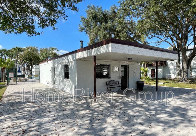Building Photo - 9101 W Hillsborough Ave