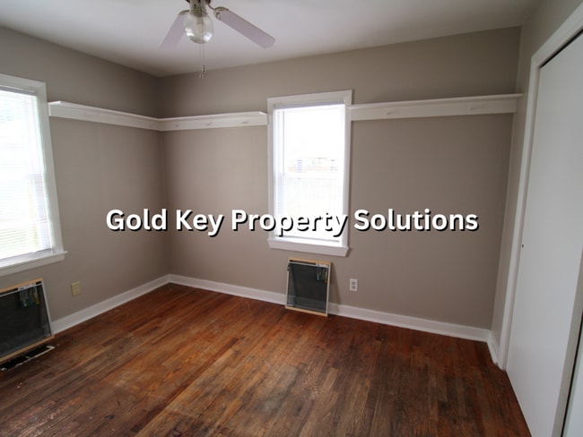 Building Photo - 3 BR 1 BA House in Meadowbrook Area with G...