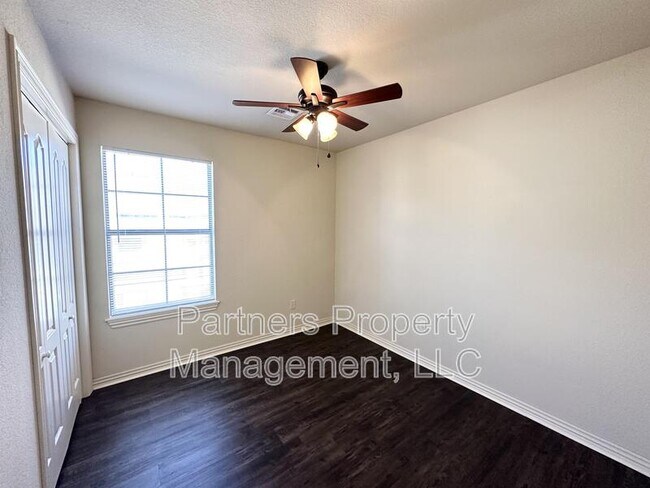 Building Photo - 2673 N Miranda St