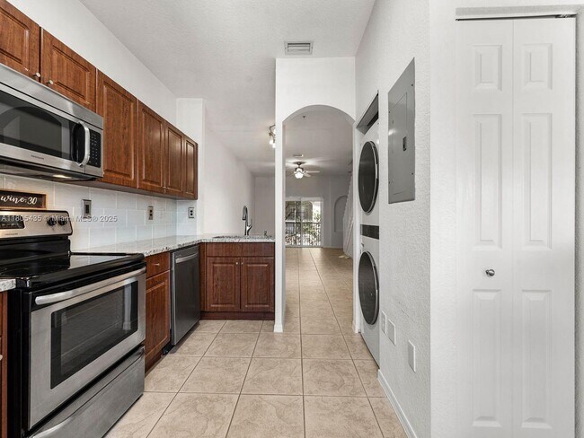 Building Photo - 5630 NW 114th Path