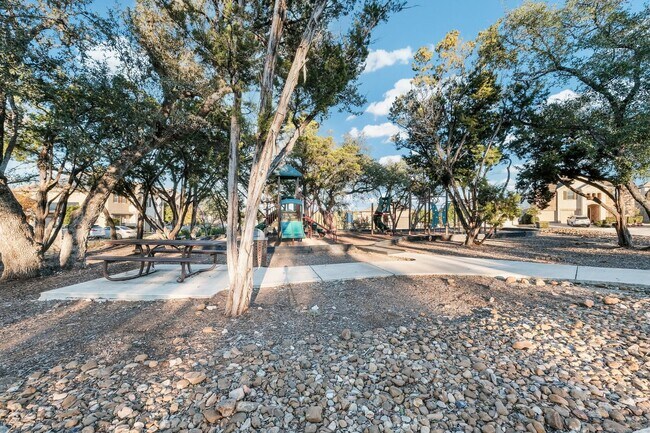 Building Photo - 28263 Willis Ranch