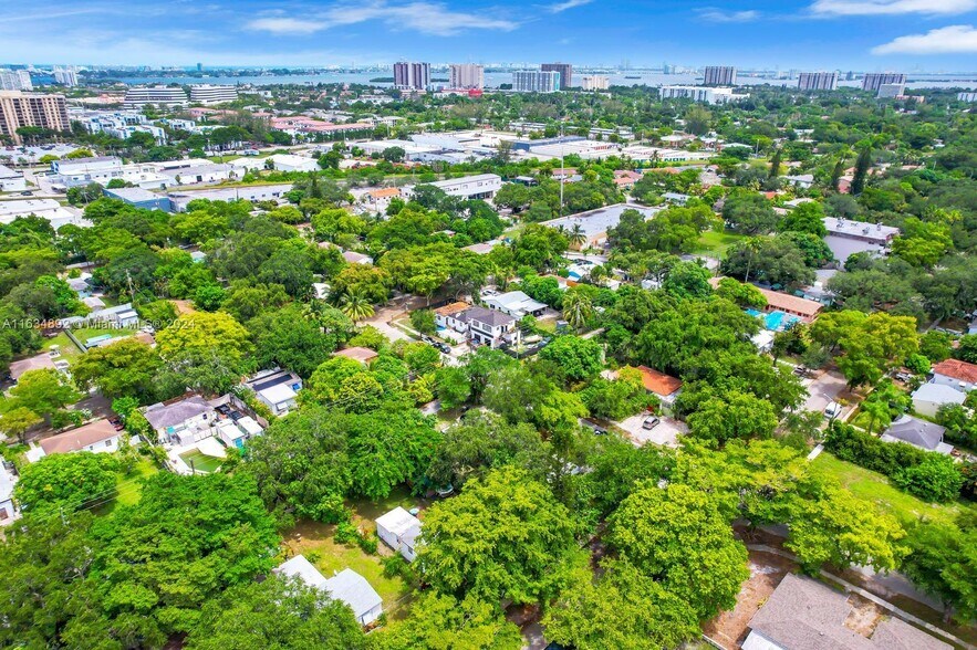 Primary Photo - 12325 NE 11th Pl