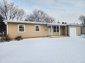 Building Photo - 423 Dalhart Ave