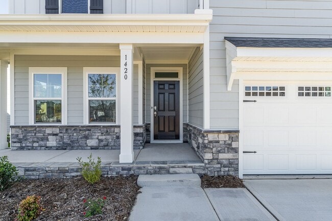 Building Photo - Newly Built 5 Bedroom Home in Knightdale!