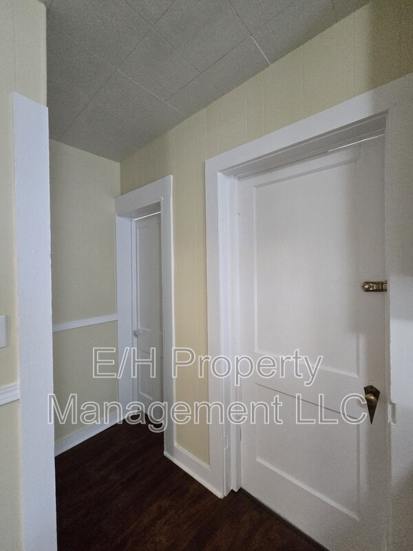 Building Photo - 322 N Park Ave